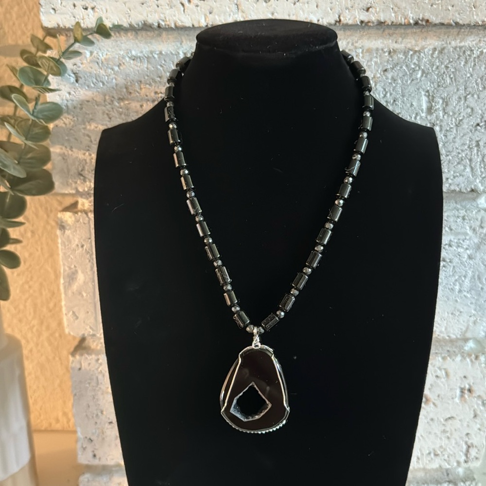 NWOT Black Onyx Beaded Necklace with 925 Black Geode Pendant